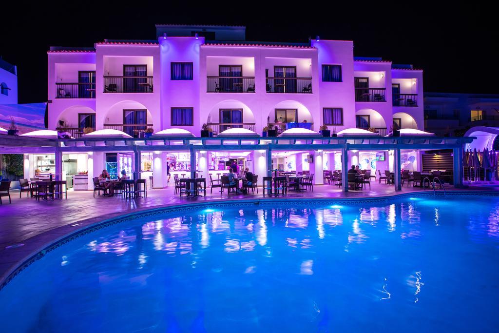 Apartamentos Sal Rossa Ibiza Town Exterior photo